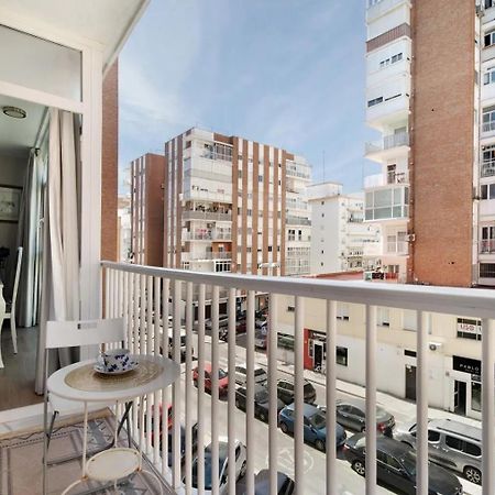 Cozy Room In Stylish Flat Just Steps From The Beach Cádiz Exterior photo